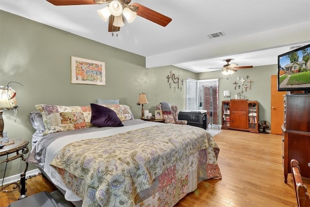 934 Cunningham St, Corpus Christi, TX 78411 - bedroom with wood-type flooring and a ceiling fan