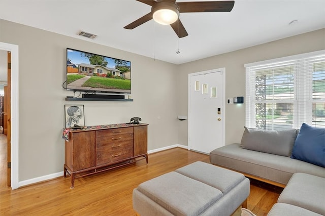 934 Cunningham St, Corpus Christi, TX 78411 - living area with ceiling fan and light wood-style flooring