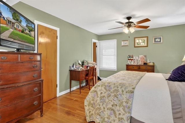 934 Cunningham St, Corpus Christi, TX 78411 - bedroom with wood finished floors and a ceiling fan