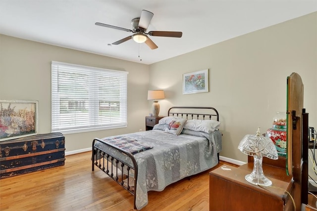934 Cunningham St, Corpus Christi, TX 78411 - bedroom with wood finished floors and a ceiling fan