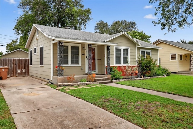 934 Cunningham St, Corpus Christi, TX 78411 - view of front of house with driveway and a shingled roof