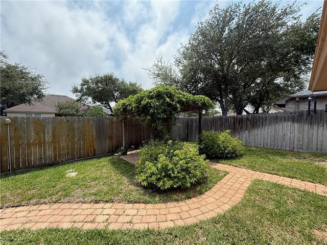 177 Whistlers Cv, Rockport, TX 78382 - view of yard