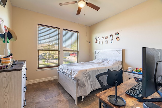 bedroom with ceiling fan