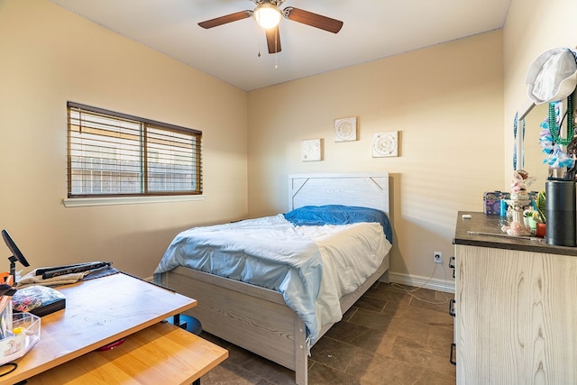 bedroom with ceiling fan