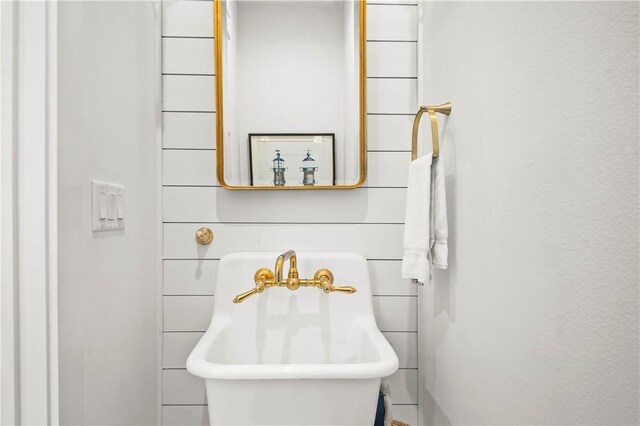 328 Coastline Dr, Port Aransas, TX 78373 - bathroom featuring a sink