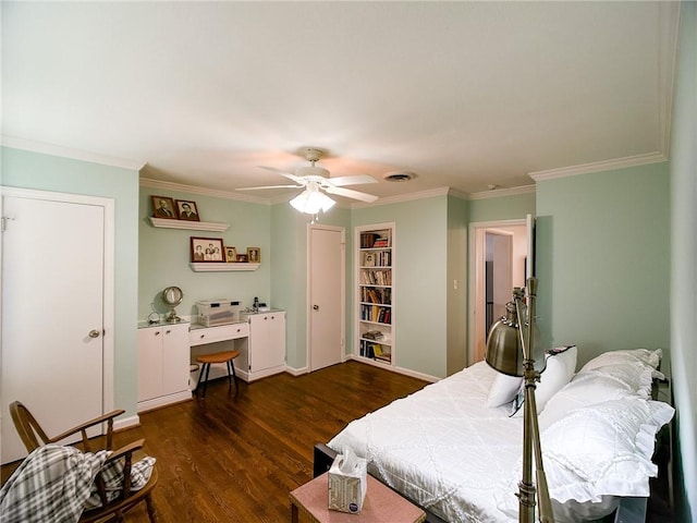 bedroom with dark wood-style floors, visible vents, ornamental molding, and ceiling fan