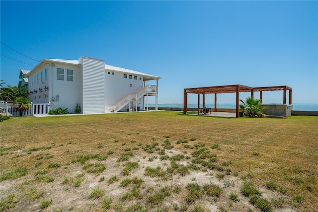 view of yard featuring a water view