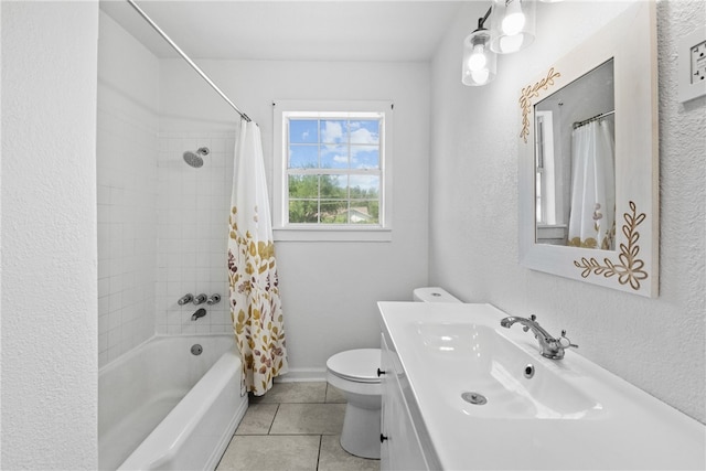 3618 Lawnview St, Corpus Christi, TX 78411 - bathroom featuring toilet, tile patterned floors, vanity, shower / bath combination with curtain, and baseboards