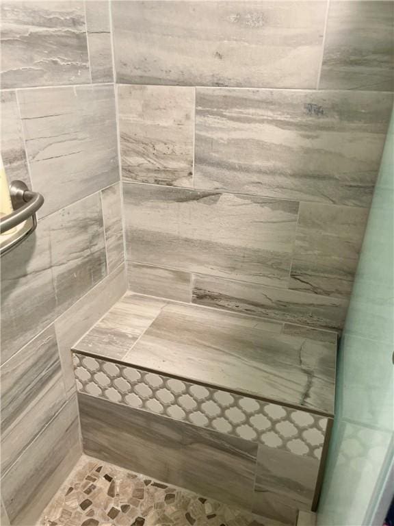 2237 Sunset Cliff Dr, Ingleside, TX 78362 - bathroom view of a tile shower