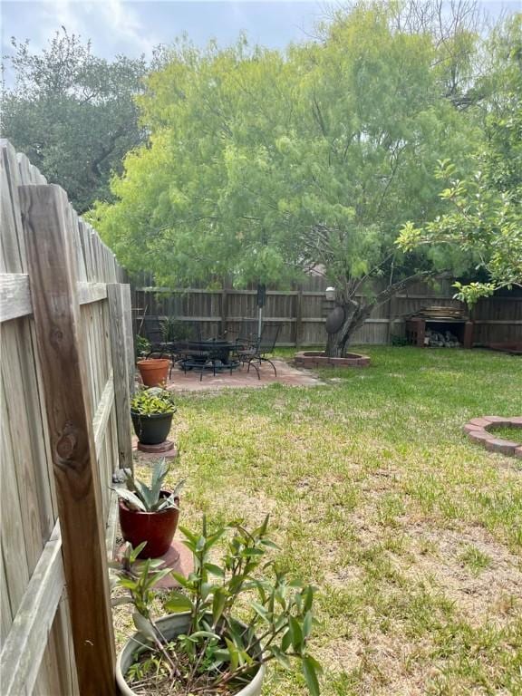 2237 Sunset Cliff Dr, Ingleside, TX 78362 - view of yard with a patio area