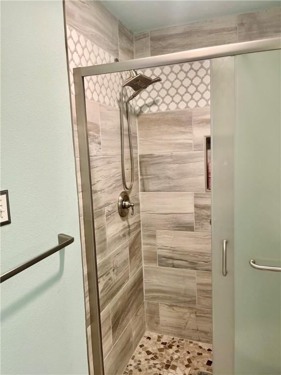 2237 Sunset Cliff Dr, Ingleside, TX 78362 - bathroom with a stall shower