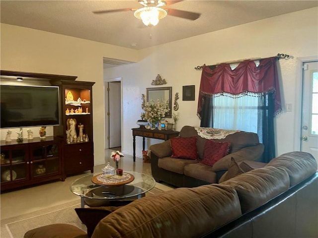 2237 Sunset Cliff Dr, Ingleside, TX 78362 - living area with ceiling fan