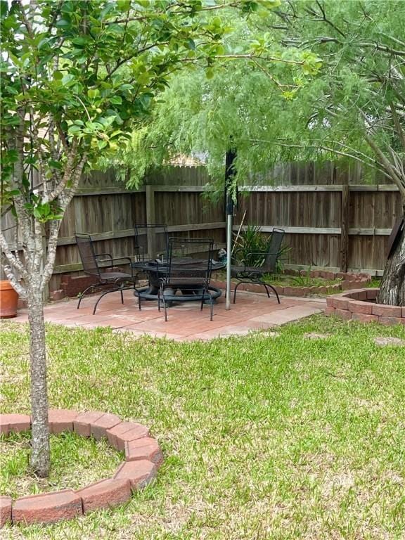 2237 Sunset Cliff Dr, Ingleside, TX 78362 - view of yard featuring a patio area