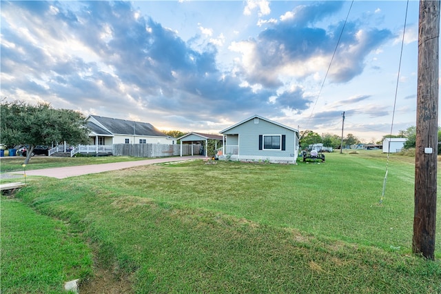 view of front of house featuring a front yard