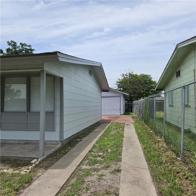 4749 Mokry Dr, Corpus Christi, TX 78415 - view of side of home