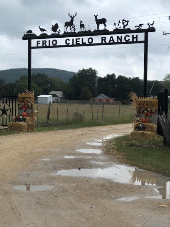 40EF Whitetail Run, Uvalde, TX 78801