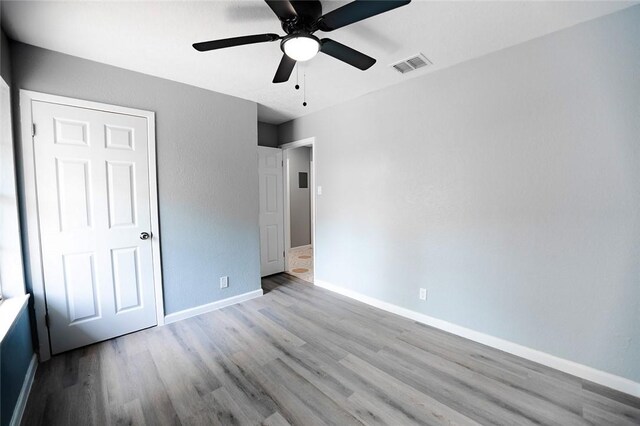5334 Bowie St, Corpus Christi, TX 78415 - foyer with baseboards, recessed lighting, and light tile patterned floors