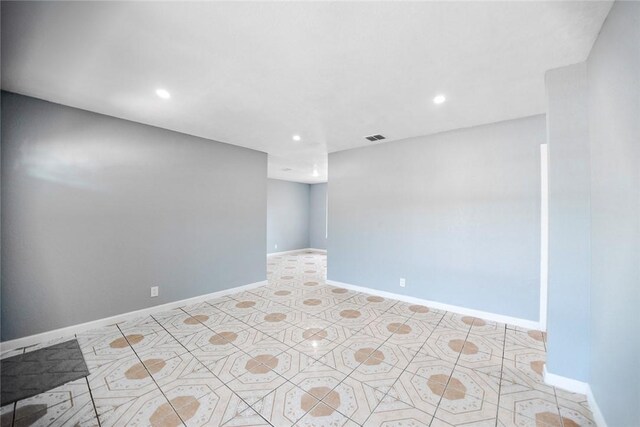 5334 Bowie St, Corpus Christi, TX 78415 - unfurnished room with baseboards, dark wood finished floors, and ceiling fan