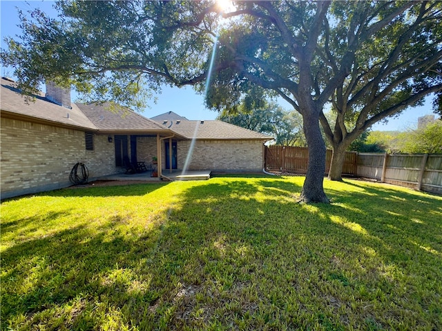 view of yard featuring a patio