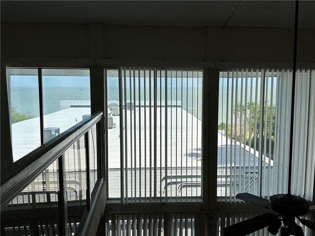 3402 Ocean Dr Unit 8, Corpus Christi, TX 78411 - detailed view of a ceiling fan