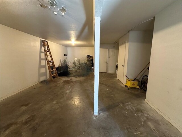 3402 Ocean Dr Unit 8, Corpus Christi, TX 78411 - below grade area featuring washer / dryer