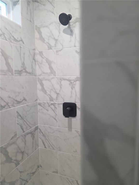 714 Mereet Dr, Corpus Christi, TX 78418 - interior details featuring tiled shower