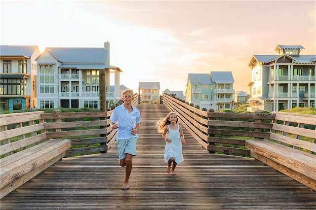 view of home's community featuring a residential view