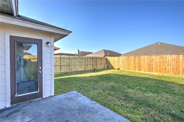 view of yard featuring a patio