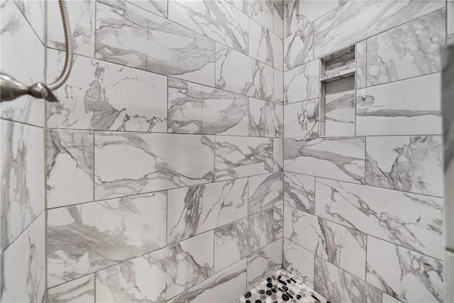 702 W 1st St, Bishop, TX 78343 - interior details featuring a tile shower