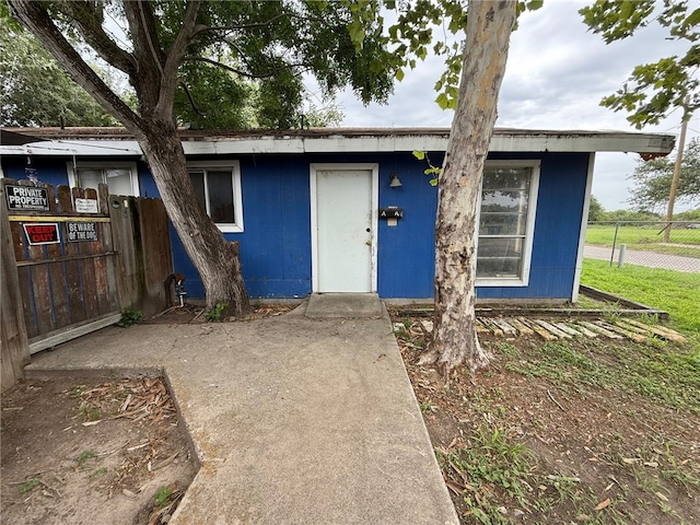 415 S Buchanan St, Beeville, TX 78102 - view of front of property