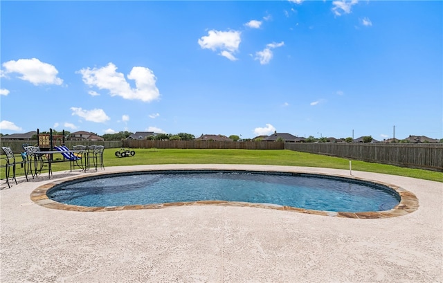 5413 King Trl, Corpus Christi, TX 78414 - view of swimming pool featuring a patio area