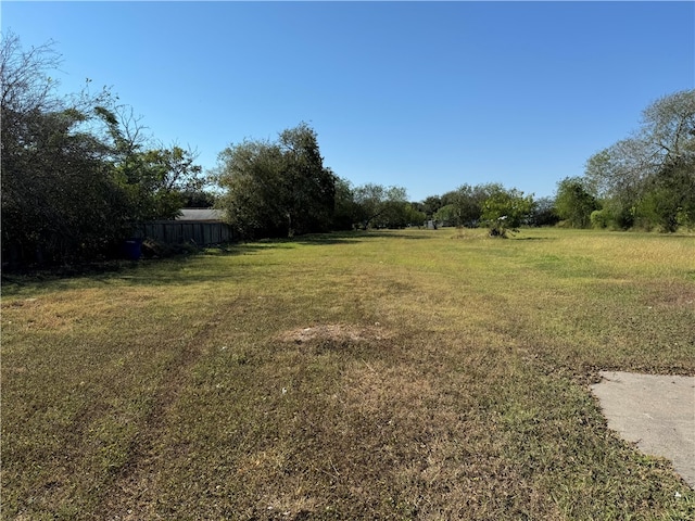 Listing photo 2 for 5129 Williams Dr, Corpus Christi TX 78411