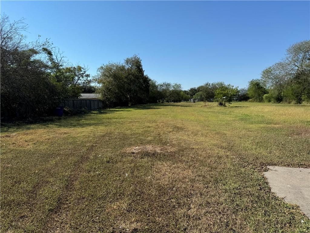5129 Williams Dr, Corpus Christi, TX 78411 - photo 2