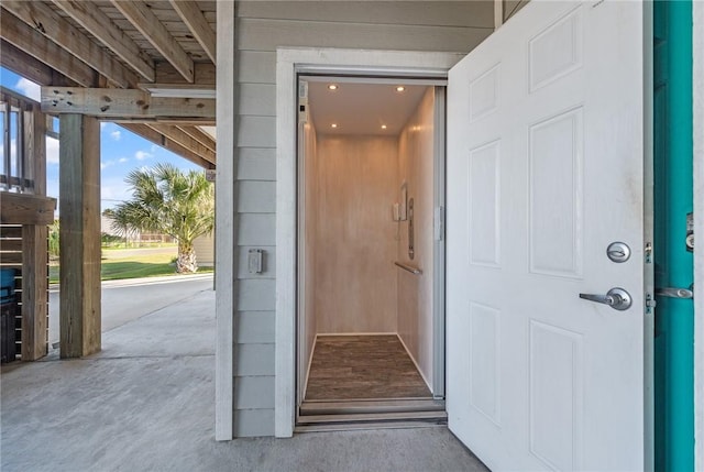413 6th St, Port Aransas, TX 78373 - view of exterior entry with elevator