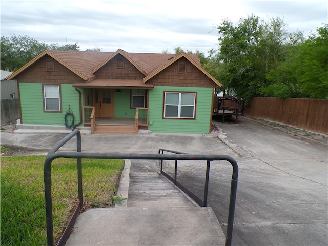 view of front of property