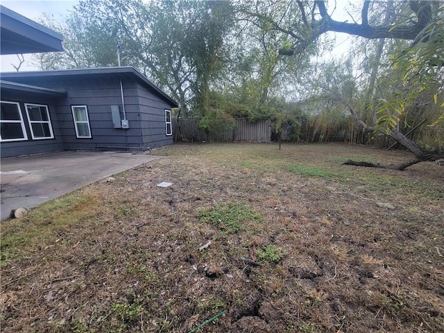 view of yard with a patio