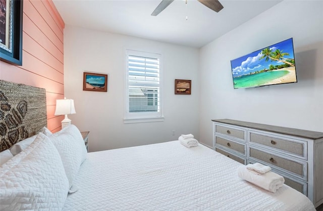 bedroom featuring ceiling fan