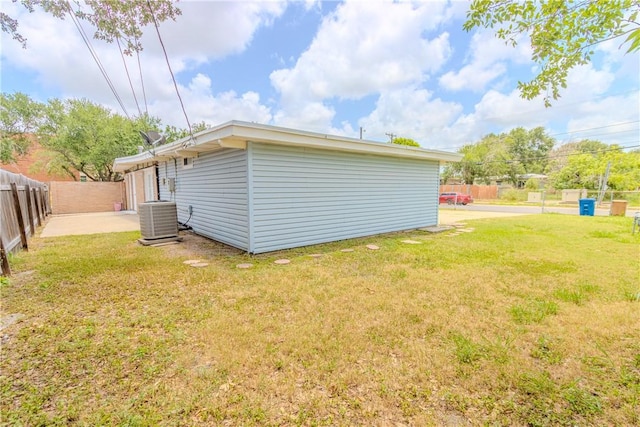 1553 Casa Grande Dr, Corpus Christi, TX 78411 - view of yard with central air condition unit