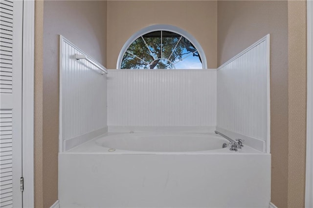 bathroom with a bathtub