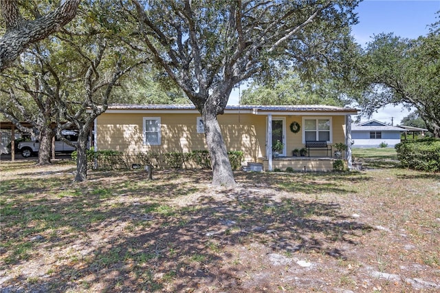 view of front of house featuring a porch