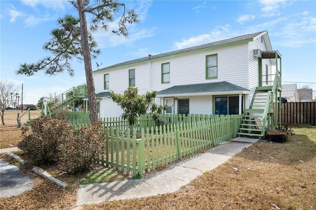 view of front property