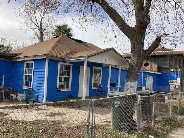 view of front of property