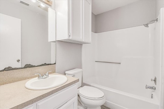 6701 Meadowbreeze Pkwy, Corpus Christi, TX 78414 - bathroom with toilet, vanity, and shower / tub combination