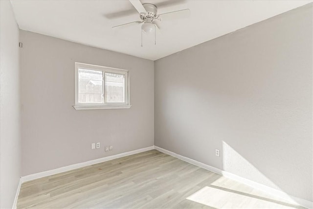 6701 Meadowbreeze Pkwy, Corpus Christi, TX 78414 - unfurnished room with light wood-type flooring, baseboards, and ceiling fan