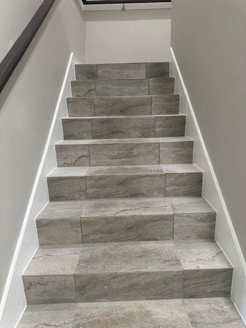 3018 Greenwood Dr, Corpus Christi, TX 78405 - view of stairs