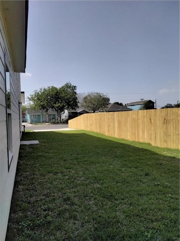 3018 Greenwood Dr, Corpus Christi, TX 78405 - view of yard with fence