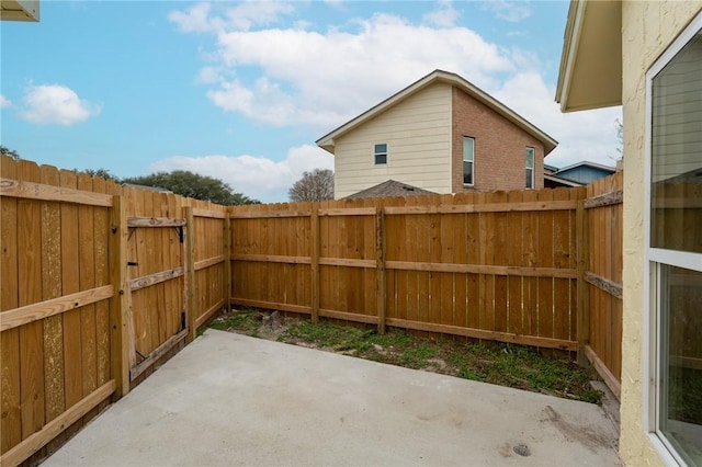 view of yard with a patio area