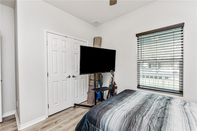 1517 Dorado St, Corpus Christi, TX 78417 - bedroom featuring light wood finished floors, a closet, and a ceiling fan