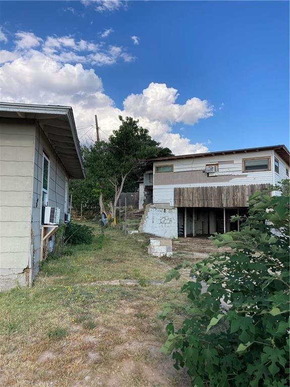 607 Caylor Dr, Big Spring, TX 79720 - view of yard