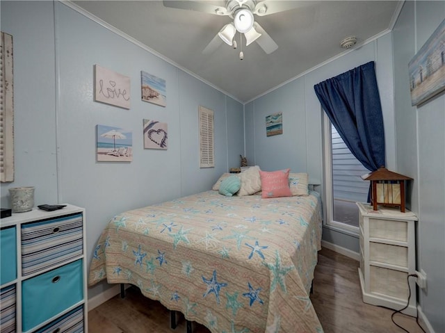 3938 Surfside Blvd Unit 3124, Corpus Christi, TX 78402 - bedroom with crown molding, wood finished floors, baseboards, and a ceiling fan